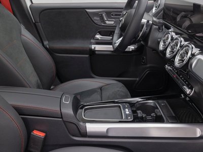 MERCEDES-BENZ GLB - 9