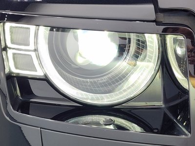 LAND ROVER DEFENDER - 9