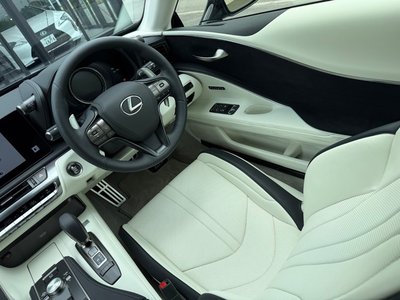 صورة مصغرة 60 لـ 2026 Lexus LC