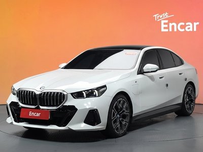 BMW 5 SERIES - 1