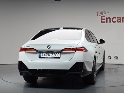 BMW 5 SERIES - 4