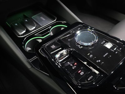 2025 BMW 5 SERIES 缩略图 12
