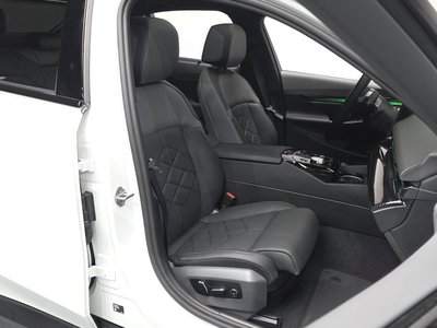 2025 BMW 5 SERIES 缩略图 16