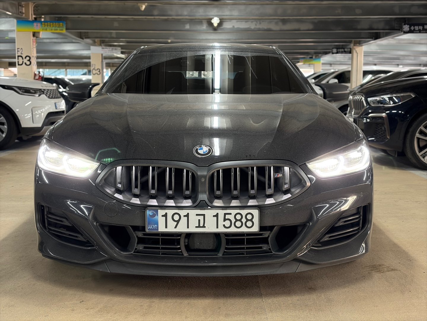 BMW 8 SERIES - View 1