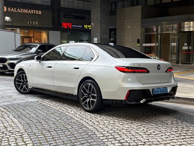 صورة 2 لـ 2023 BMW I7
