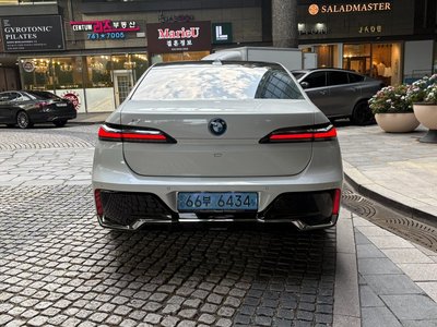 صورة 3 لـ 2023 BMW I7