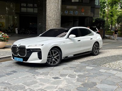 صورة 1 لـ 2023 BMW I7