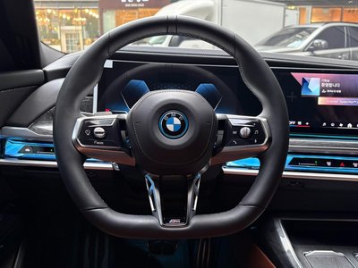 صورة 10 لـ 2023 BMW I7
