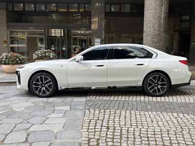 صورة 7 لـ 2023 BMW I7