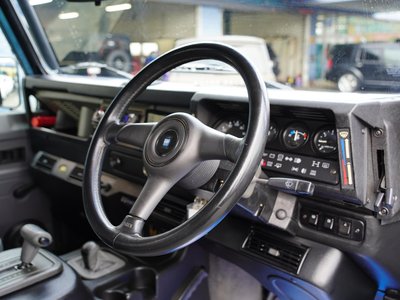 LAND ROVER DEFENDER - 5