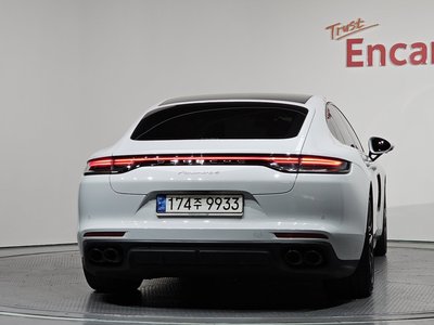 PORSCHE PANAMERA - 3