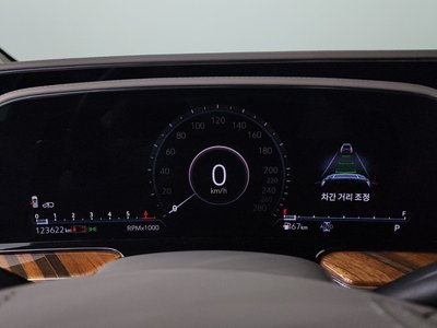 CADILLAC ESCALADE - 8