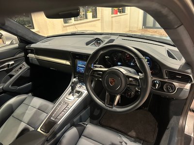 صورة مصغرة 17 لـ 2018 Porsche 911