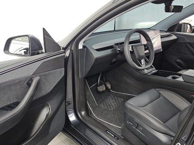 2025 Tesla MODEL Y — миниатюра 13