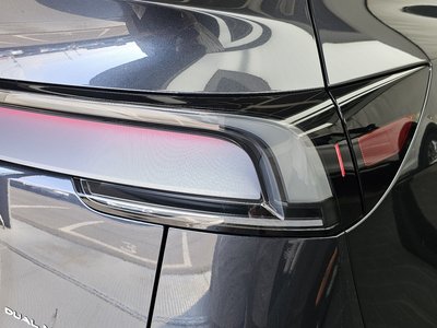 TESLA MODEL Y - 10
