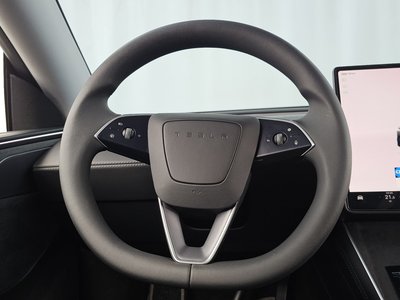 2025 Tesla MODEL Y — миниатюра 19