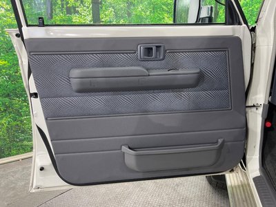 2015 Toyota LAND CRUISER 70 — миниатюра 46