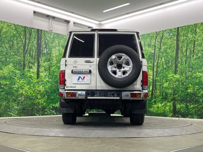 2015 Toyota LAND CRUISER 70 — миниатюра 16