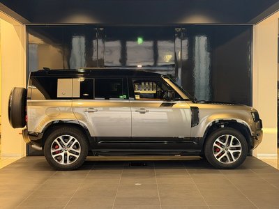 LAND ROVER DEFENDER - 8