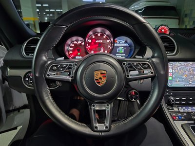 2018 Porsche 718 thumbnail 16