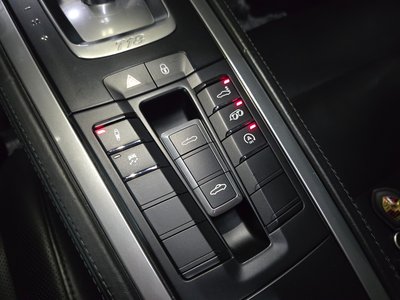 2018 Porsche 718 thumbnail 13