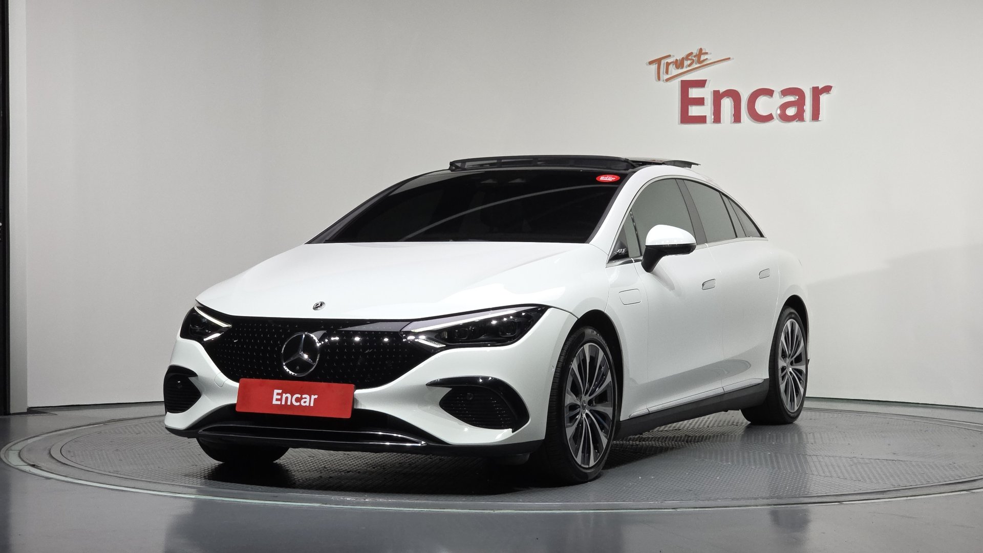 MERCEDES-BENZ EQE - View 1