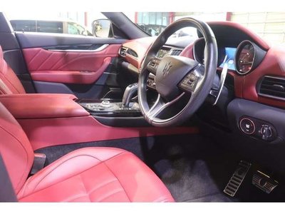 2021 Maserati LEVANTE photo 7
