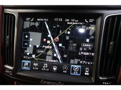 2021 Maserati LEVANTE photo 9