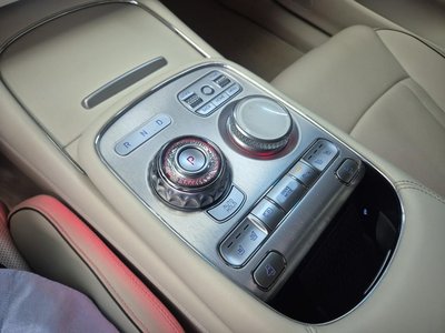 صورة 8 لـ 2022 Genesis G90 (RS4)