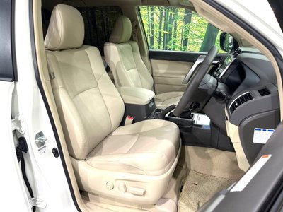 TOYOTA LAND CRUISER PRADO - 9