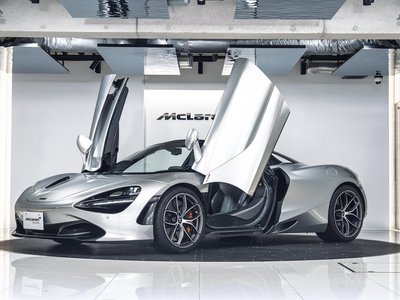 صورة 2 لـ 2021 Mclaren 720S SPIDER