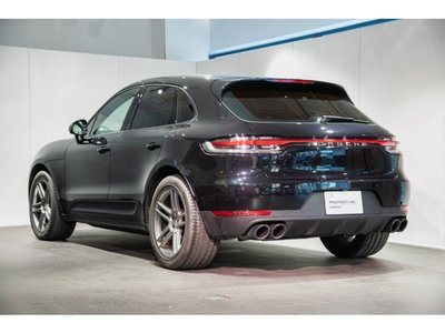 PORSCHE MACAN - 2