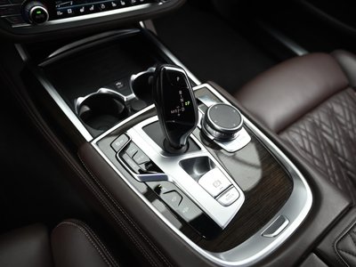 BMW 7 SERIES - 9