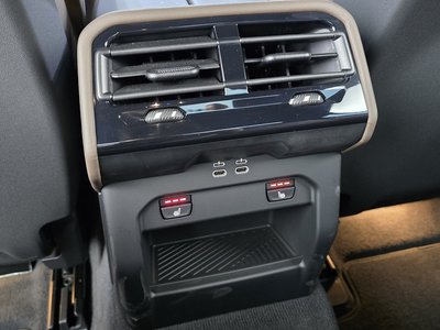 صورة مصغرة 23 لـ 2025 BMW 5 SERIES