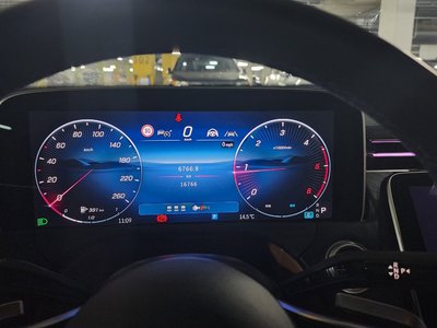 MERCEDES-BENZ E-CLASS - 10