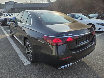 MERCEDES-BENZ E-CLASS - 3