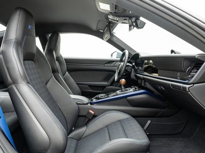 2025 Porsche 911 thumbnail 36