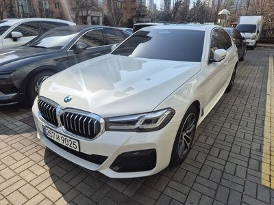BMW 5 SERIES - 1
