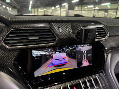 LAMBORGHINI URUS - 8