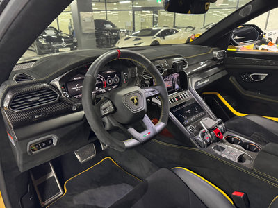 LAMBORGHINI URUS - 3
