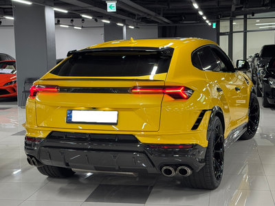 LAMBORGHINI URUS - 2