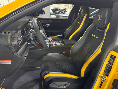 LAMBORGHINI URUS - 4