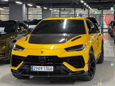 LAMBORGHINI URUS - 1