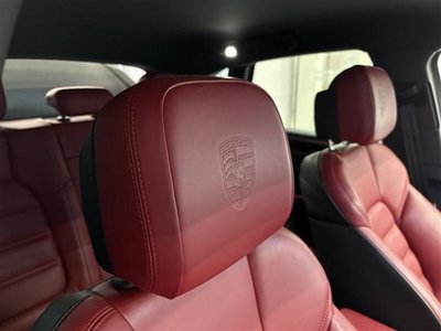 2023 Porsche MACAN thumbnail 18