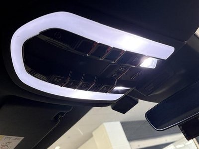 2023 Porsche MACAN thumbnail 27
