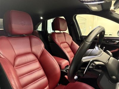 2023 Porsche MACAN thumbnail 17