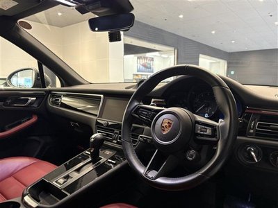2023 Porsche MACAN thumbnail 16