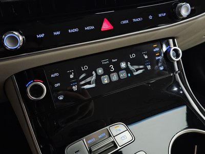 2024 Genesis GV70 — миниатюра 18