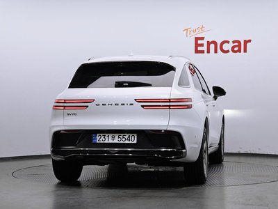 صورة 4 لـ 2024 Genesis GV70