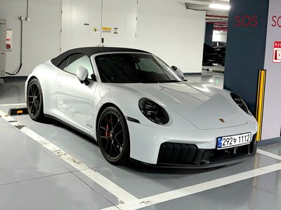 PORSCHE 911 - 4